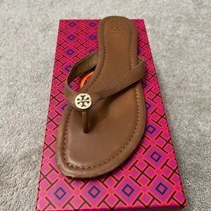 Tory Burch flip flops black and brown package